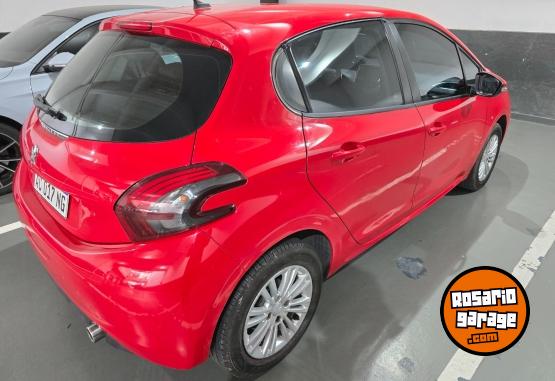 Autos - Peugeot 208 2017 Nafta 77000Km - En Venta
