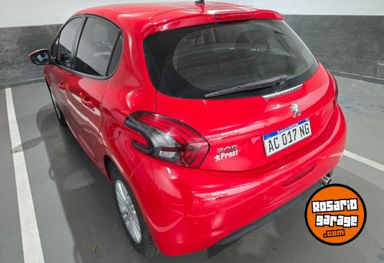 Autos - Peugeot 208 2017 Nafta 77000Km - En Venta