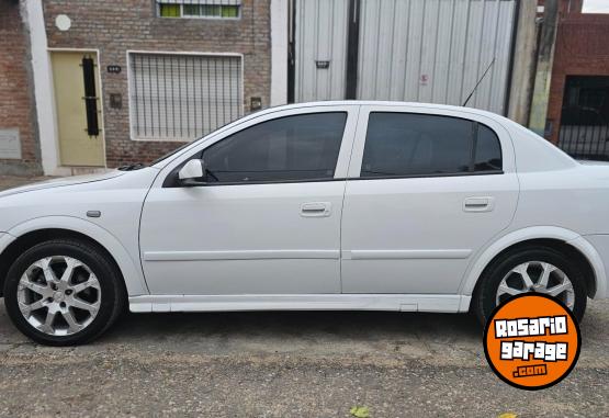 Autos - Chevrolet Astra 2.0 GLS UNICO !!! 2011 GNC 192000Km - En Venta