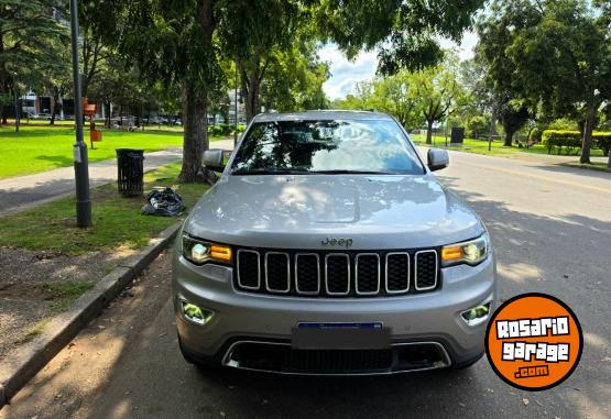 Camionetas - Jeep Grand cherokee 2017 Nafta 132000Km - En Venta