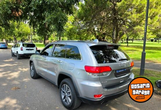 Camionetas - Jeep Grand cherokee 2017 Nafta 132000Km - En Venta