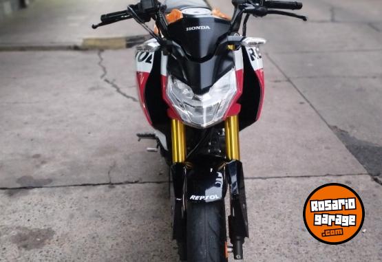 Motos - Honda Cb 190 repsol 2017 Nafta 12200Km - En Venta