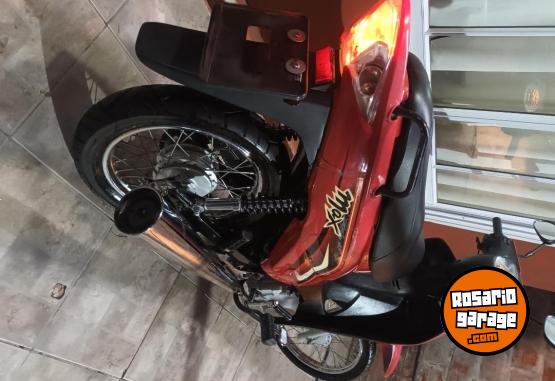 Motos - Mondial Max 2022 Nafta 18000Km - En Venta