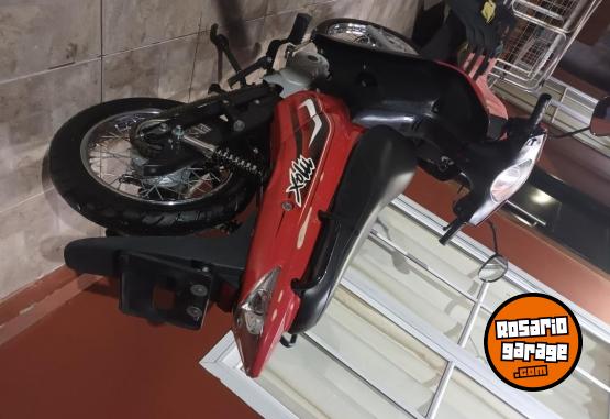 Motos - Mondial Max 2022 Nafta 18000Km - En Venta