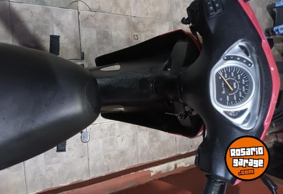 Motos - Mondial Max 2022 Nafta 18000Km - En Venta