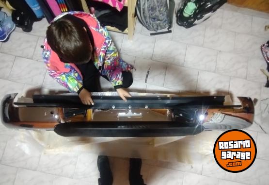 Accesorios para Autos - Paragolpe trasero amarok nuevo con detalles - En Venta