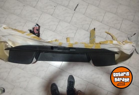 Accesorios para Autos - Paragolpe trasero amarok nuevo con detalles - En Venta