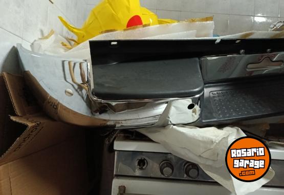 Accesorios para Autos - Paragolpe trasero amarok nuevo con detalles - En Venta