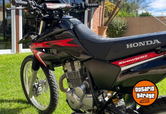 Motos - Honda Tornado 250 2019 Nafta 7400Km - En Venta