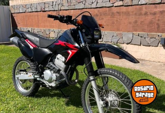 Motos - Honda Tornado 250 2019 Nafta 7400Km - En Venta