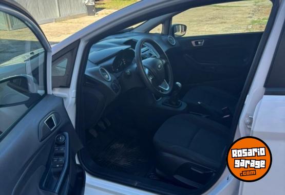 Autos - Ford Fiesta Kinetic 1.6 SE 2015 Nafta 164000Km - En Venta