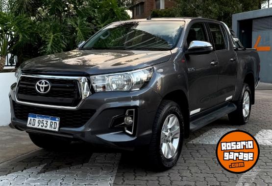 Camionetas - Toyota HILUX SRV 2019 Diesel 82000Km - En Venta