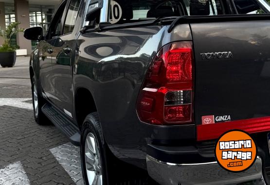 Camionetas - Toyota HILUX SRV 2019 Diesel 82000Km - En Venta