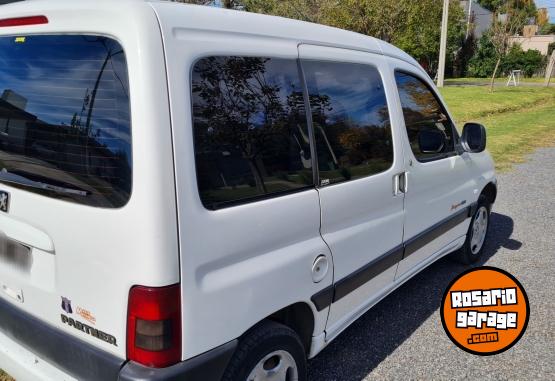Utilitarios - Peugeot Partner patagonica HDI 2006 Diesel 284500Km - En Venta