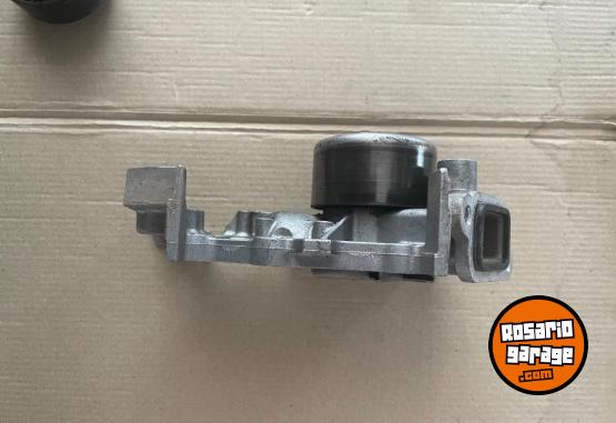 Accesorios para Autos - Bomba de agua Clio mío 1.2 - En Venta