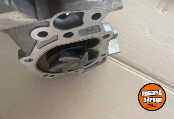 Accesorios para Autos - Bomba de agua Clio mío 1.2 - En Venta