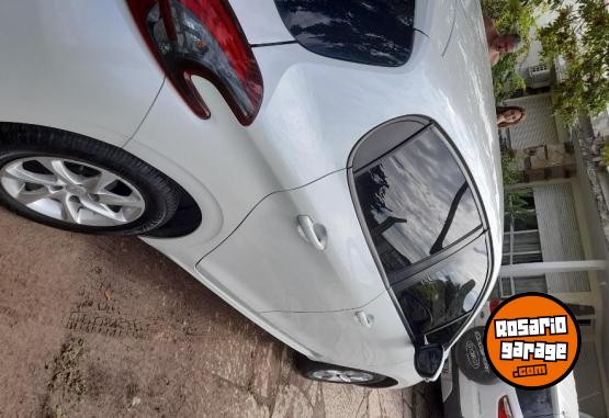 Autos - Peugeot 208 allure navegador 2017 Nafta 133500Km - En Venta