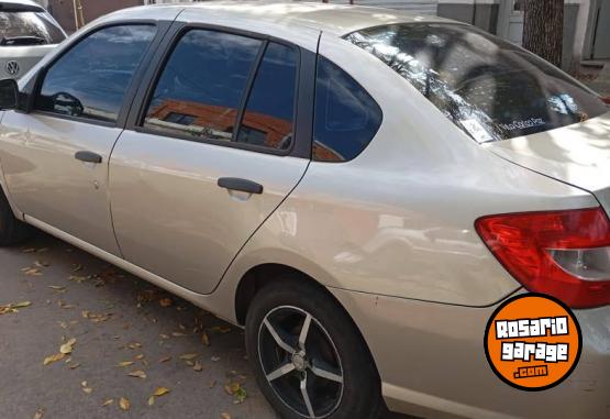 Autos - Renault Symbol 2013 Nafta 227000Km - En Venta
