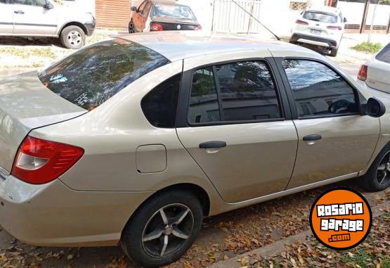 Autos - Renault Symbol 2013 Nafta 227000Km - En Venta