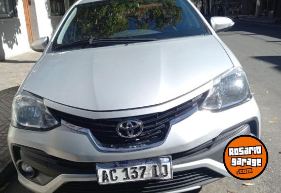 Autos - Toyota Etios Platinum 2018 Nafta 120000Km - En Venta