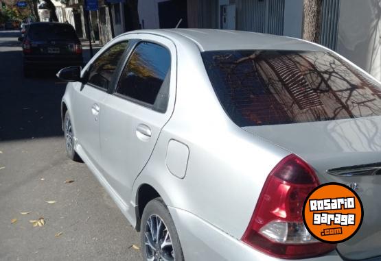 Autos - Toyota Etios Platinum 2018 Nafta 120000Km - En Venta