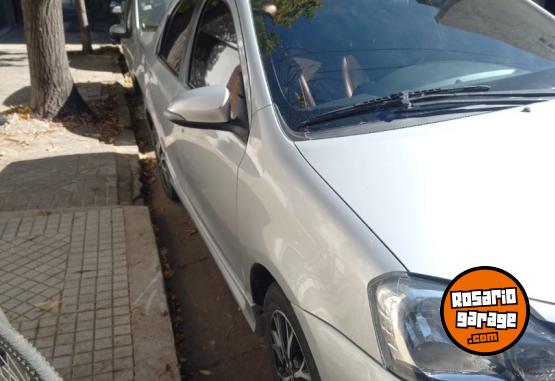 Autos - Toyota Etios Platinum 2018 Nafta 120000Km - En Venta