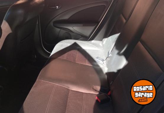Autos - Toyota Etios Platinum 2018 Nafta 120000Km - En Venta