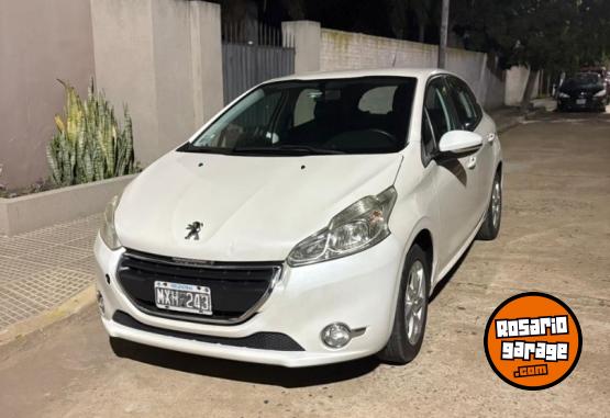 Autos - Peugeot 208 2013 Nafta 187500Km - En Venta