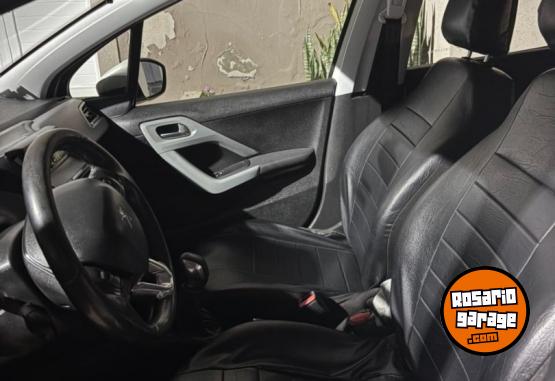 Autos - Peugeot 208 2013 Nafta 187500Km - En Venta