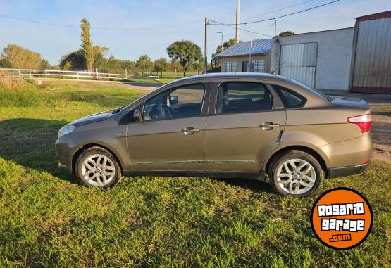 Autos - Fiat Grand Siena 2015 Nafta 172000Km - En Venta