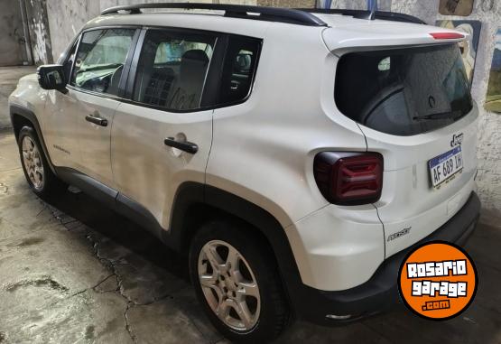 Camionetas - Jeep Renegade sport 2022 Nafta 45000Km - En Venta
