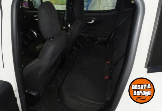 Camionetas - Jeep Renegade sport 2022 Nafta 45000Km - En Venta