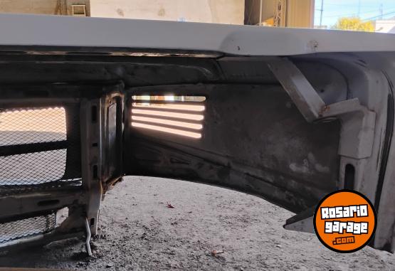 Otros - Capot original Mercedes Benz L1620 usado - En Venta