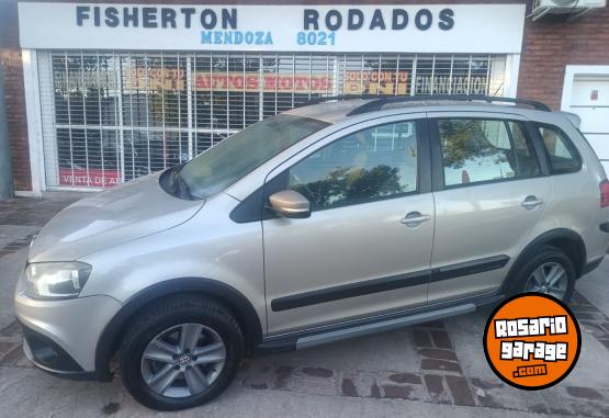 Autos - Volkswagen SURAN CROSS Highland 2012 Nafta 111111Km - En Venta