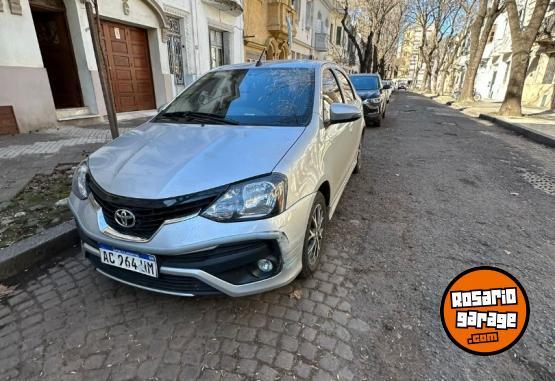 Autos - Toyota Etios 2018 Nafta 93000Km - En Venta