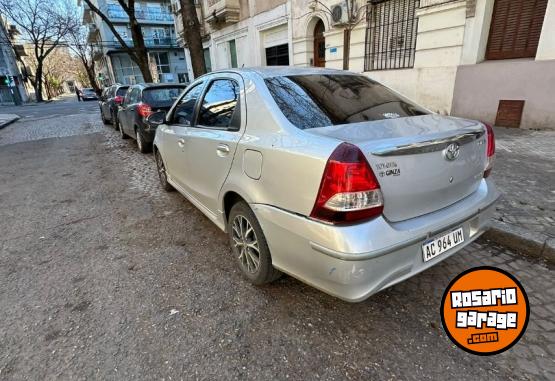 Autos - Toyota Etios 2018 Nafta 93000Km - En Venta