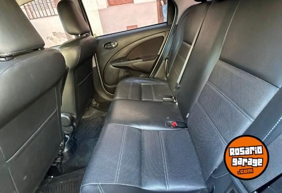 Autos - Toyota Etios 2018 Nafta 93000Km - En Venta