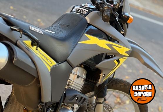 Motos - Honda Tornado 2018 Nafta 11000Km - En Venta