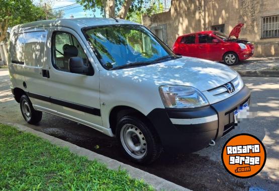 Utilitarios - Peugeot Partner hdi 1ra mano perm 2021 Diesel 122000Km - En Venta
