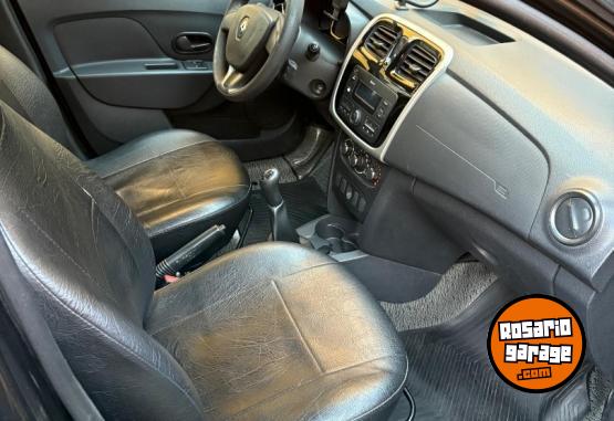 Autos - Renault Logan . Modelo 2018 2018 GNC 212500Km - En Venta
