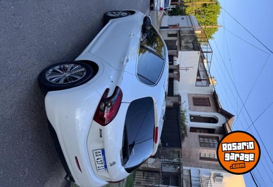 Autos - Peugeot 208 Feline 2016 Nafta 95000Km - En Venta