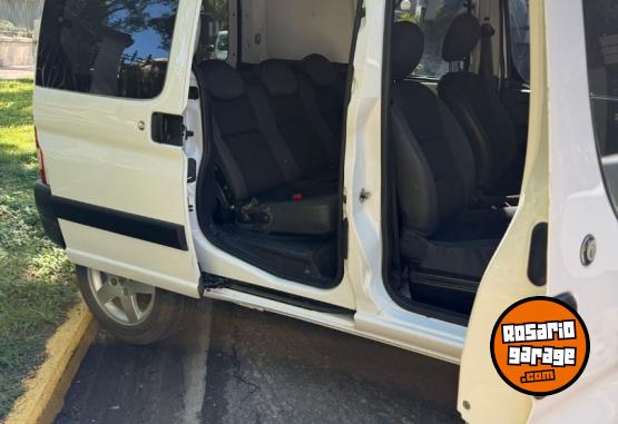 Utilitarios - Citroen FURGON HDI 2018 Diesel 127000Km - En Venta