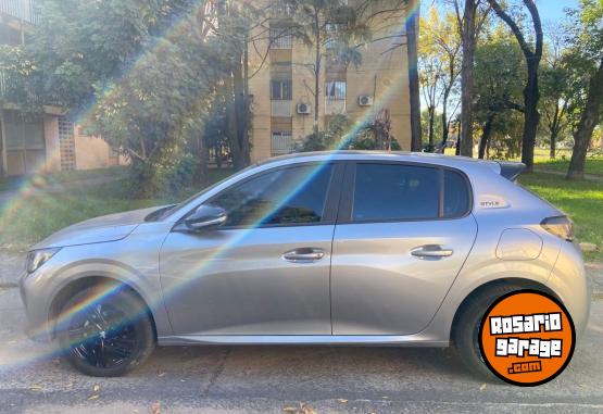 Autos - Peugeot 208 2023 Nafta 40000Km - En Venta