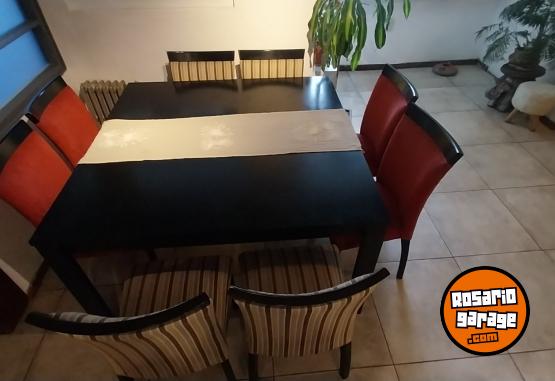Hogar - VENDO MESA M�S 8 SILLAS. - En Venta