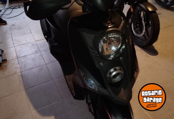 Motos - SYM Scooter 2019 Nafta 15000Km - En Venta