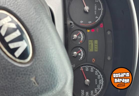Utilitarios - Kia 2.500 2015 Nafta 137000Km - En Venta