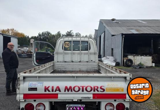 Utilitarios - Kia 2.500 2015 Nafta 137000Km - En Venta