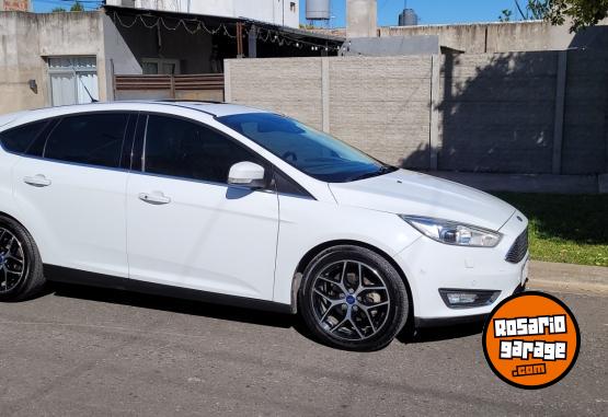 Autos - Ford Focus titanium 2016 Nafta 133000Km - En Venta