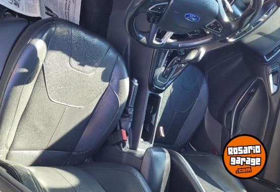 Autos - Ford Focus titanium 2016 Nafta 133000Km - En Venta