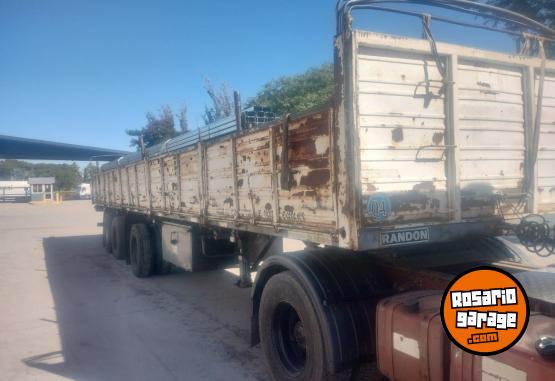 Camiones y Grúas - Semirremolque Randon 2+1 - En Venta